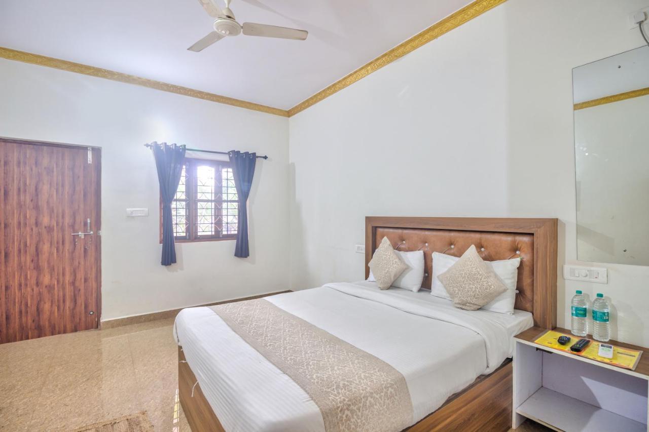 Calangute Bay Hotel Eksteriør billede